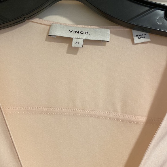 Vince V-Neck Silk Blend Popover - XS - Picture 4 of 15